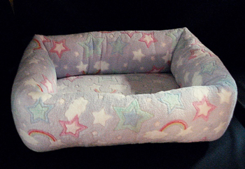 Kuschelbett - Supermini  55x40 cm Karo Regenbogenflieder1